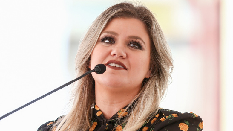 Kelly Clarkson at podium